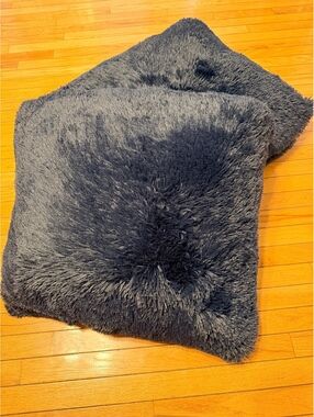 Artisan 34 Plush Polyester Throw Pillow Set - Dark Gray, 26x26 inches